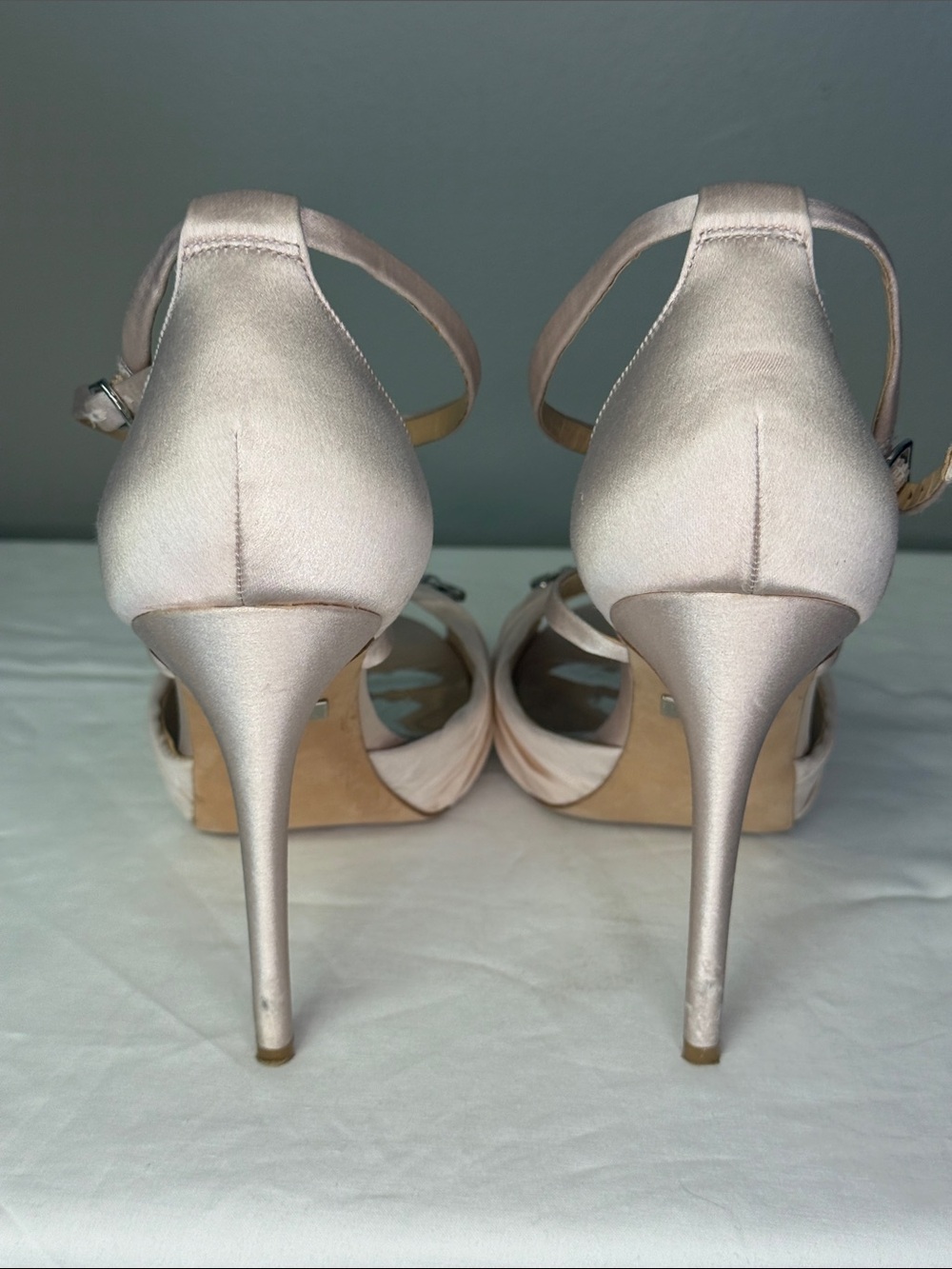 Badgley Mischka Blush Pink Satin Crystal Embellished Heels Size 8 - Picture 5 of 9